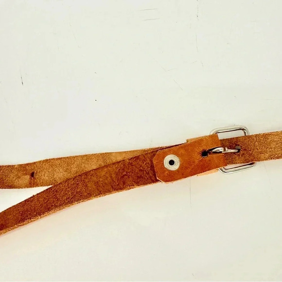 Handmade hard leather envelope case crossbody with magnetic closure - Picture 4 of 9